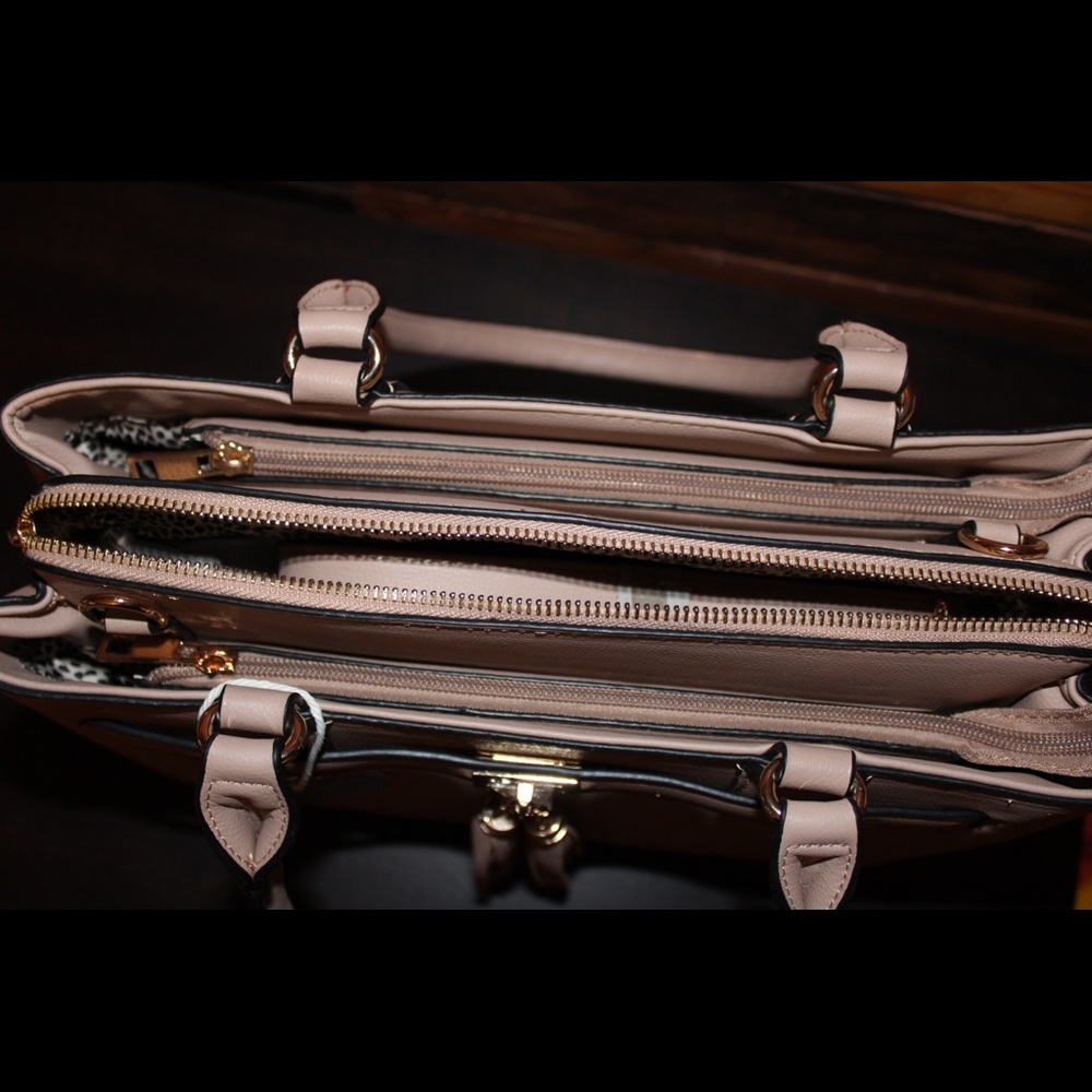 Purse - Picture 2 of 2